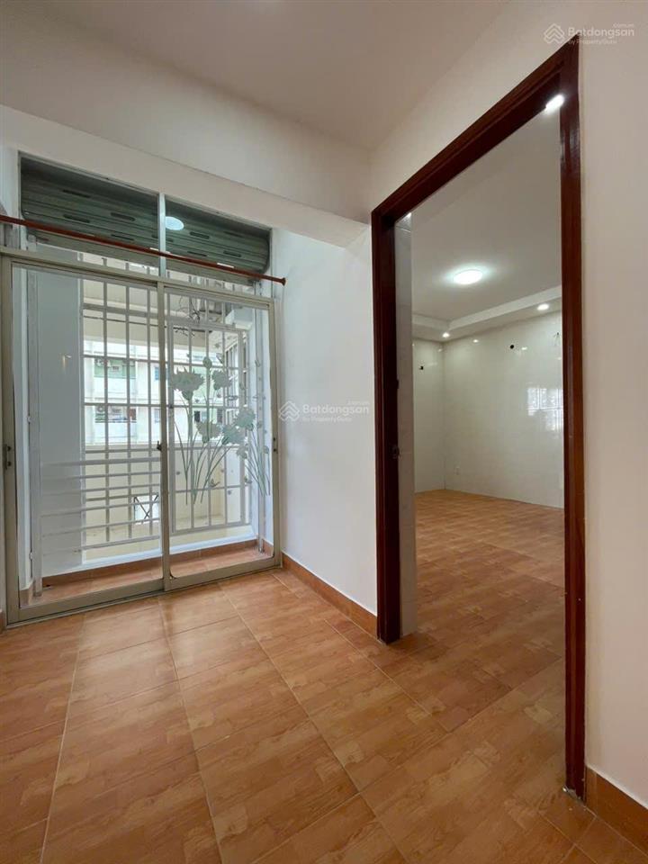 Cần bán gấp căn hộ mỹ thuận phường bình phú .  0909 626 ***