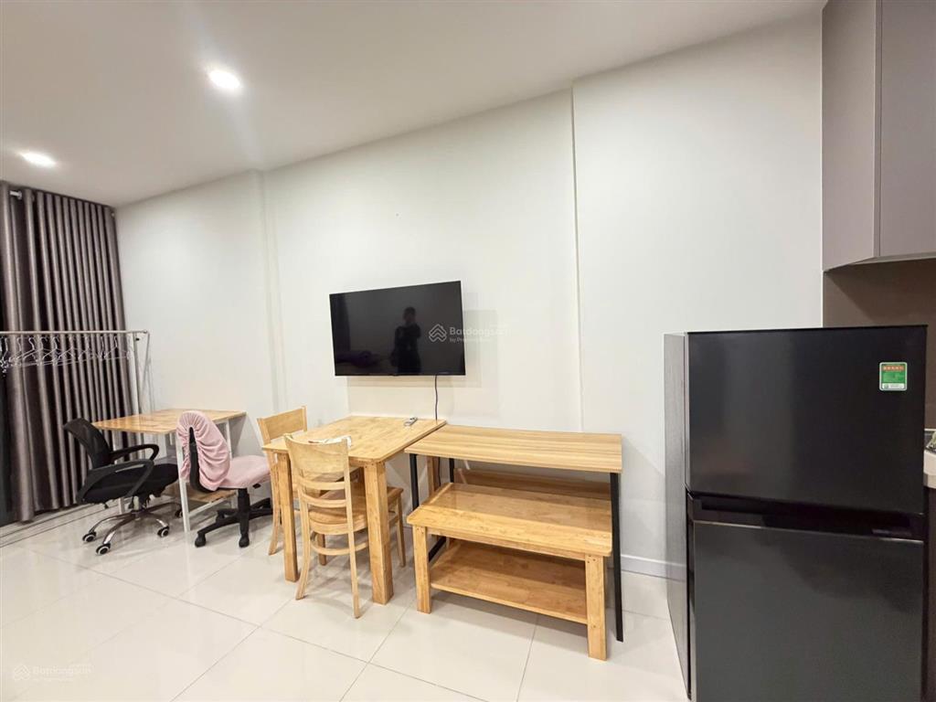 Cần cho thuê căn hộ officetel lavida plus q7.  0909 626 ***
