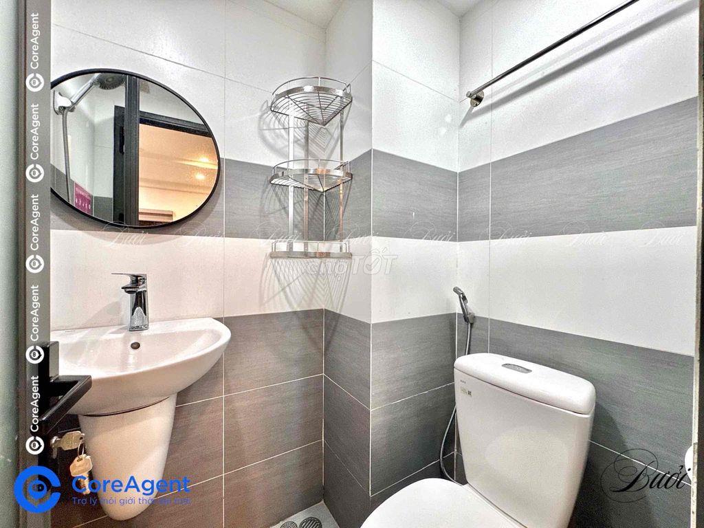 Phòng đẹp ban công full nội thất ngay Dương Quảng Hàm