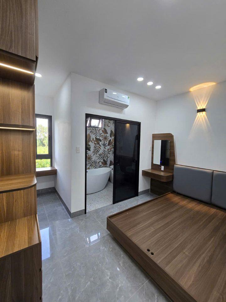 6.9 tỷ Nhà 3 lầu đường Nguyễn Duy Trinh Tp Thủ Đức- Nhà mới full nội thất cấp.