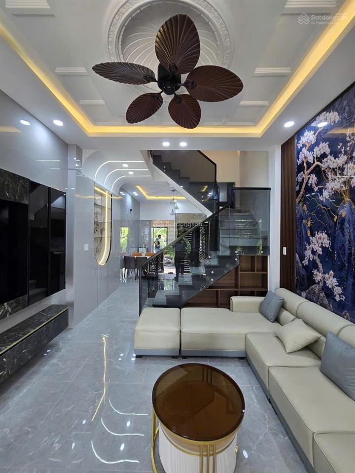 6.9 tỷ nhà 3 lầu đường nguyễn duy trinh tp thủ đức  nhà mới full nội thất cấp.