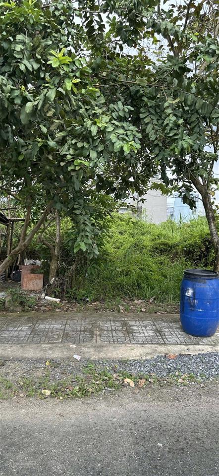 Bán nhanh trước tết lô đẹp p long phước. q9  dt 52m2 giá 2.140 tỷ còn bớt shr đường 10m thông