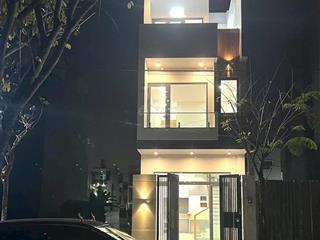 Cc bán nhà mới 1 trệt 2 lầu đẹp view sông  cạnh vinhomes, đường nguyễn xiển, q9 shr