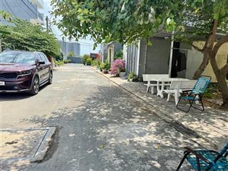 Lô góc 2mt trường lưu, giáp centana điền phúc thành, chung cư eastmark city, p. long trường q9