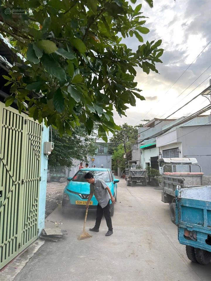 Cc bán nhanh trước tết lô đất đường số lò lu, q9. đang mở rộng 30m dt 59.2m2, giá 3.2 tỷ shr
