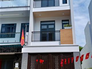 Bán nhà trục chính 1 trệt 2 lầu + 2 sân thượng đường số 1 long trường, quận 9  vị trí kinh doanh