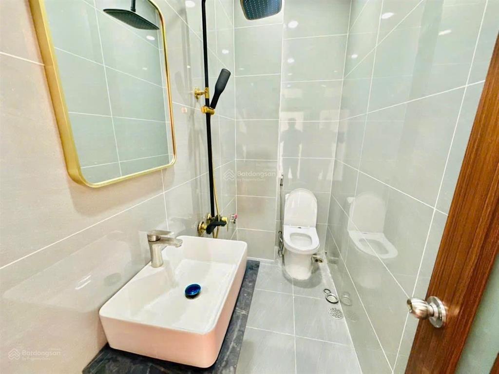 Nhà mới hạ 200triệu 1trệt 2lầu sân thượng, hẻm 1 sẹc đường số 730 lã xuân oai, p. long trường q9