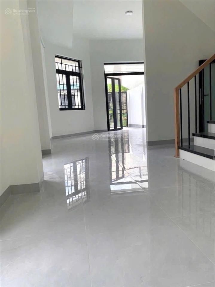 Cho thuê nhà mới căn góc 1 trệt 3 lầu, mặt tiền đường số 4, long trường q9 giá 14 triệu/tháng