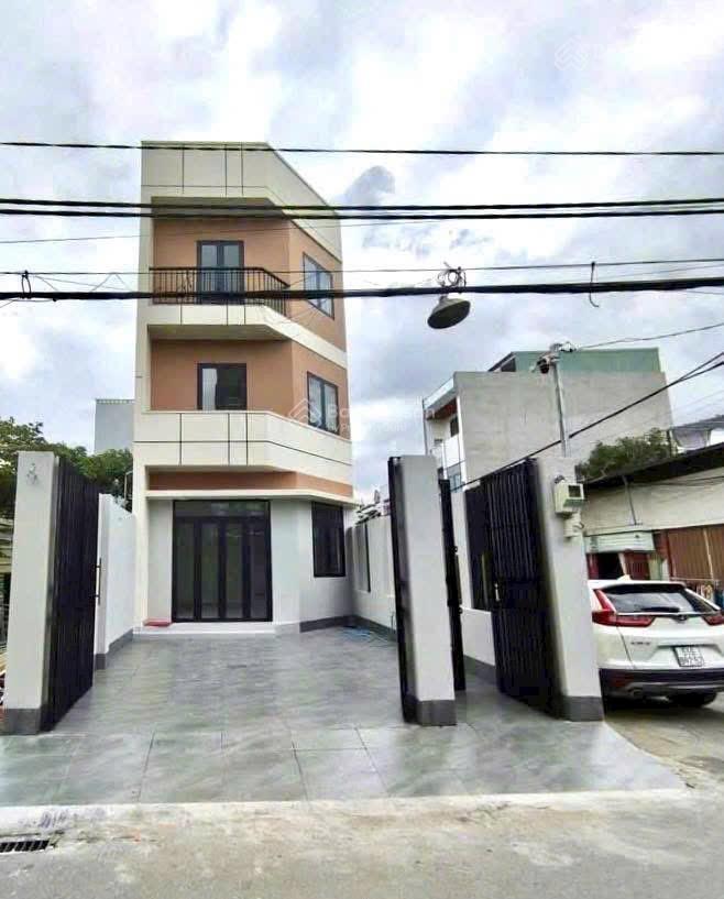 Cho thuê nhà mới căn góc 1 trệt 3 lầu, mặt tiền đường số 4, long trường q9 giá 14 triệu/tháng