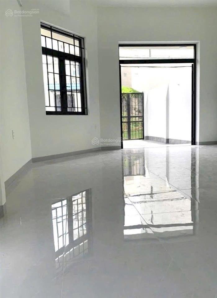 Cho thuê nhà mới căn góc 1 trệt 3 lầu, mặt tiền đường số 4, long trường q9 giá 14 triệu/tháng