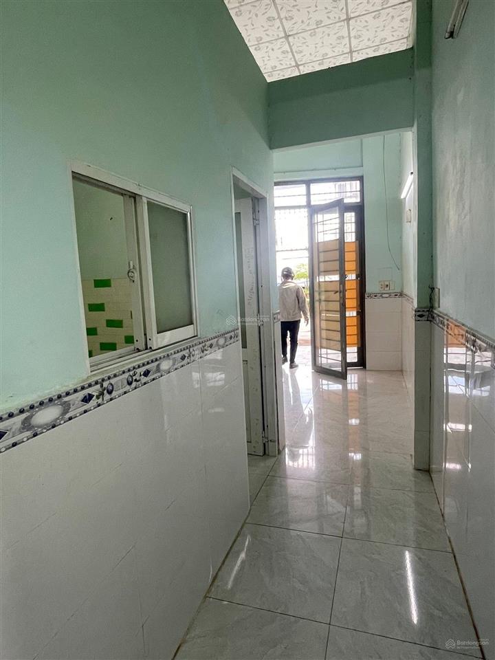Cho thuê nhà nguyên căn có sân rộng mt hẻm vừa ở vừa kinh doanh nhỏ ngay kđt đông tăng long q9