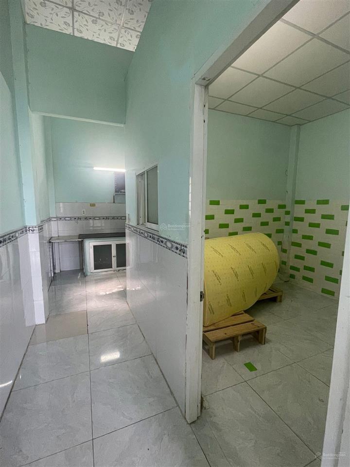 Cho thuê nhà nguyên căn có sân rộng mt hẻm vừa ở vừa kinh doanh nhỏ ngay kđt đông tăng long q9