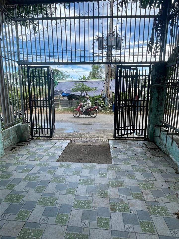 Cho thuê nhà nguyên căn có sân rộng mt hẻm vừa ở vừa kinh doanh nhỏ ngay kđt đông tăng long q9
