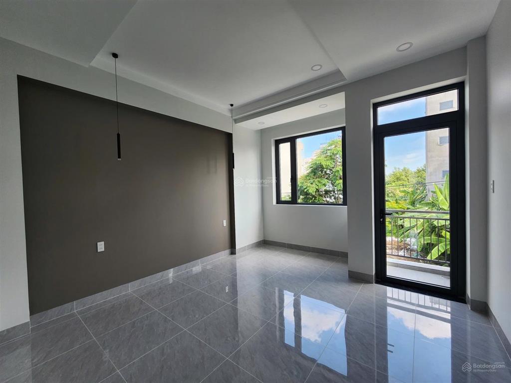 Nhà mới xây 1 trệt 3 lầu đường số 1, long trường q9. dt 57,2m2 sàn 173,8m2 hoàn công đủ