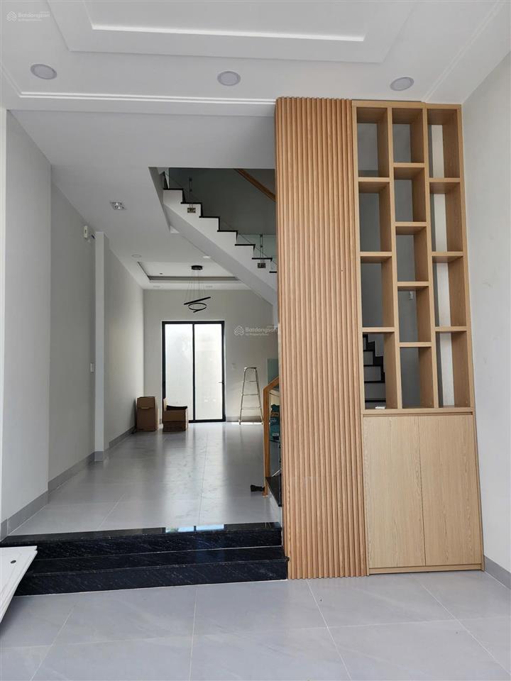 Nhà mới xây 1 trệt 3 lầu đường số 1, long trường q9. dt 57,2m2 sàn 173,8m2 hoàn công đủ