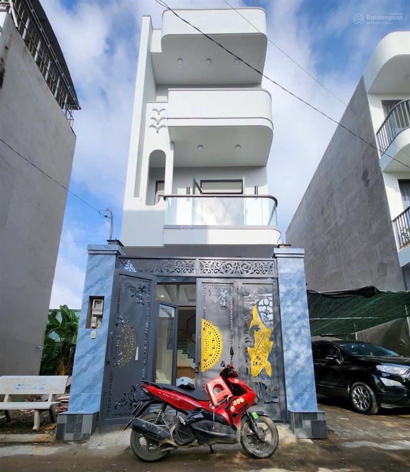 Bán nhà mới 1trệt 2lầu, hẻm 1sẹc đường lò lu q9
giá 6.6tỷ tl dtich 61m2, sàn 142m2 hoàn công đủ