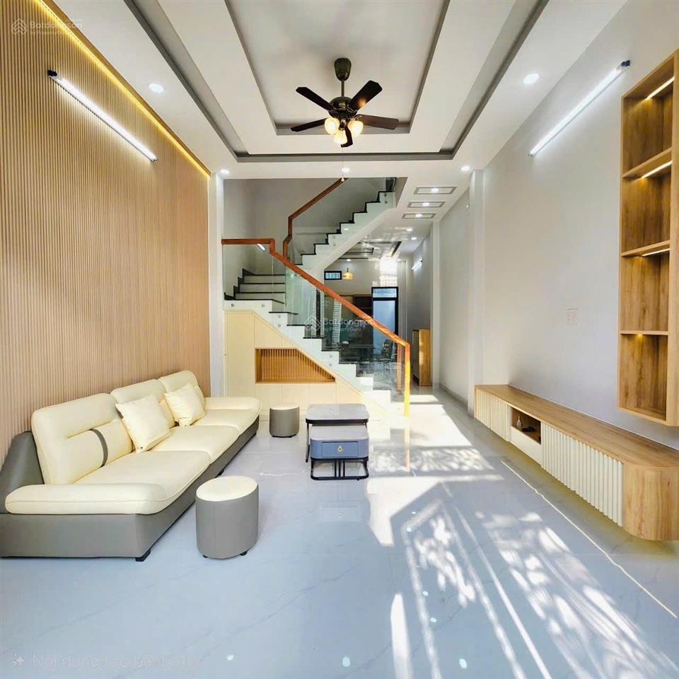 Bán nhà mới 1trệt 2lầu, hẻm 1sẹc đường lò lu q9
giá 6.6tỷ tl dtich 61m2, sàn 142m2 hoàn công đủ