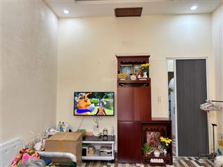 Cho thuê nhà c4 đường trường lưu, phường long trường, quận 9  dt 60m2 giá 6 triệu/tháng