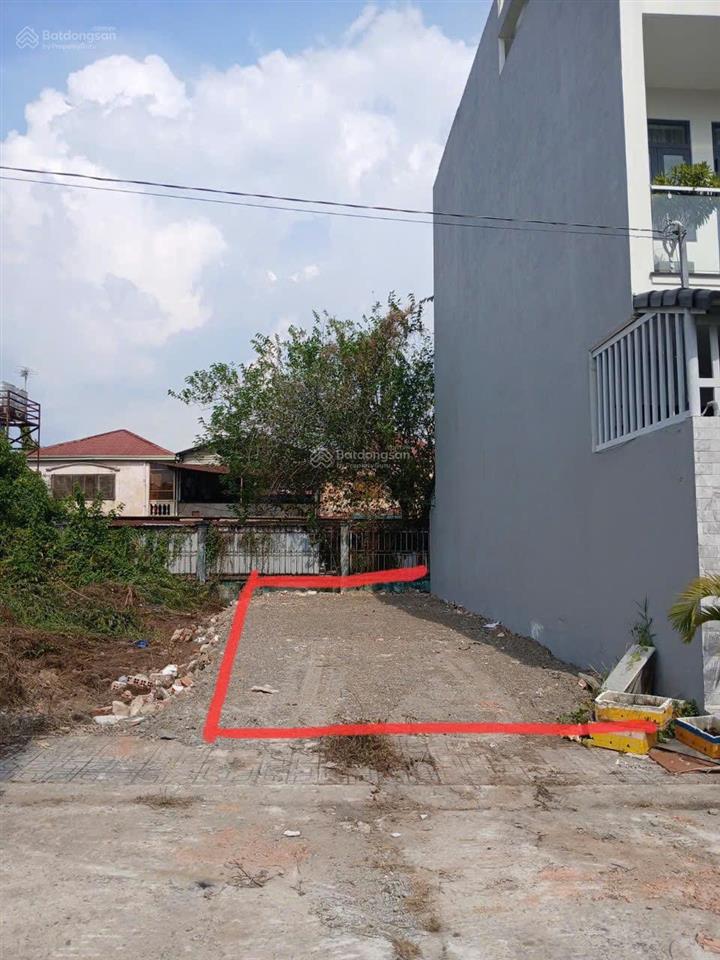 Hạ gấp 600 triệu bán nhanh 4 tỷ còn 3,4 tỷ. lô đất cạnh vinhomes grand park. dt 60m2. sổ hồng riêng