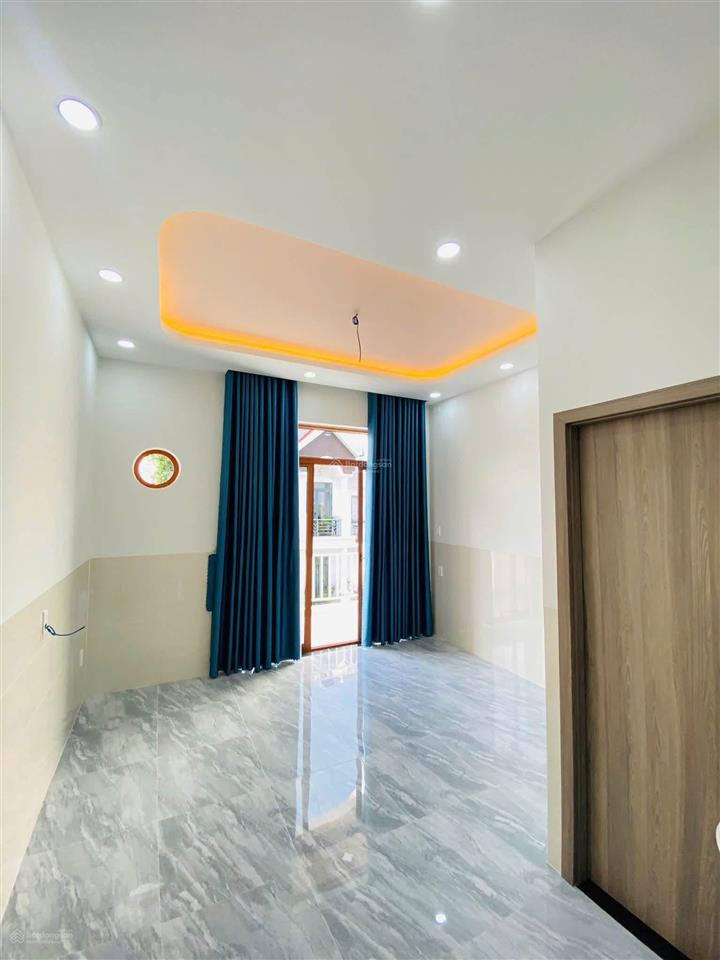 Giá hời nam khang  hạ 650 triệu  đặc biệt có 1pn trệt. nhà 1 trệt 2 lầu sân thượng, shr
