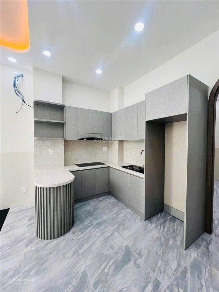 Giá hời nam khang  hạ 650 triệu  đặc biệt có 1pn trệt. nhà 1 trệt 2 lầu sân thượng, shr