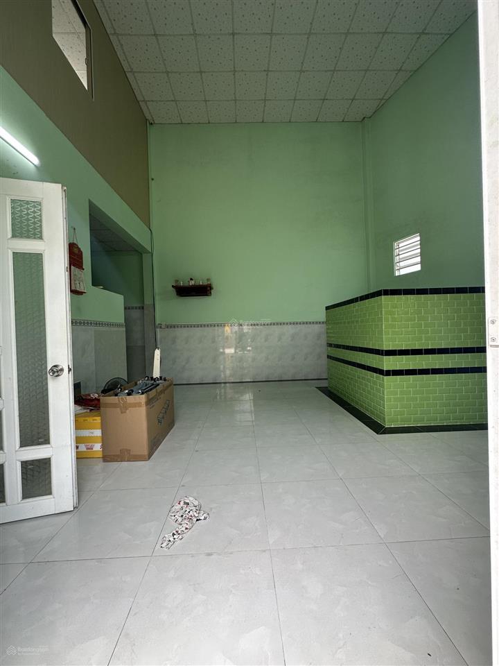 Cho thuê nhà 1 trệt 1 lầu đường số lò lu q9  dtsd 80m2 có 1 phòng ngủ dưới  gồm 3pn giá 7triệu