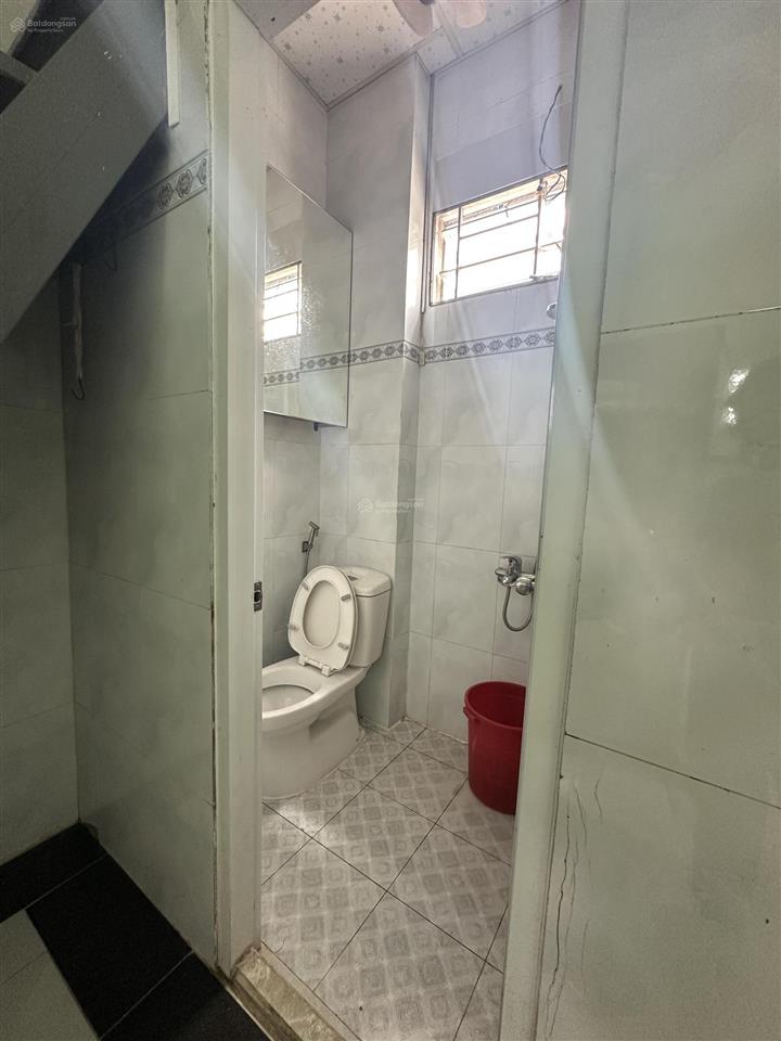 Cho thuê nhà 1 trệt 1 lầu đường số lò lu q9  dtsd 80m2 có 1 phòng ngủ dưới  gồm 3pn giá 7triệu