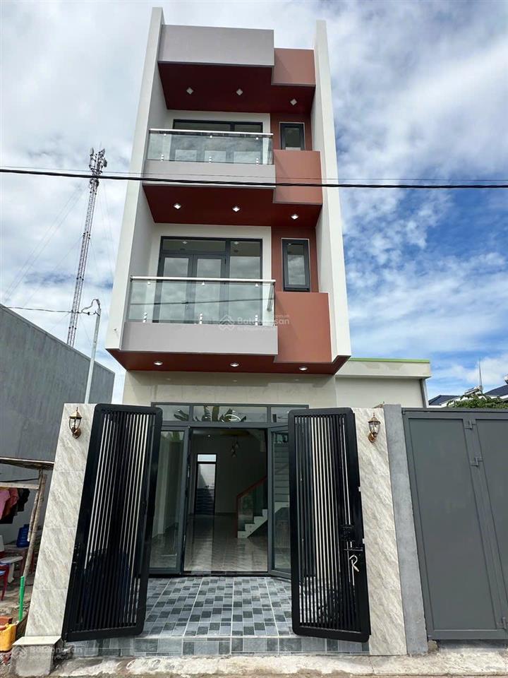 Cho thuê nhà 1 trệt 2 lầu + tum gần chợ long phước. q9  gần đại học luật. cách vinhomes 4km