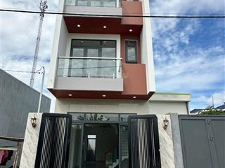 Cho thuê nhà 1 trệt 2 lầu + tum gần chợ long phước. q9  gần đại học luật. cách vinhomes 4km