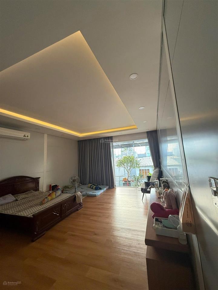 Cho thuê nhà 1 trệt 1 lầu mặt tiền hẻm 55 cách đường lò lu 70m. nhà tiện kd tiệm nail, spa