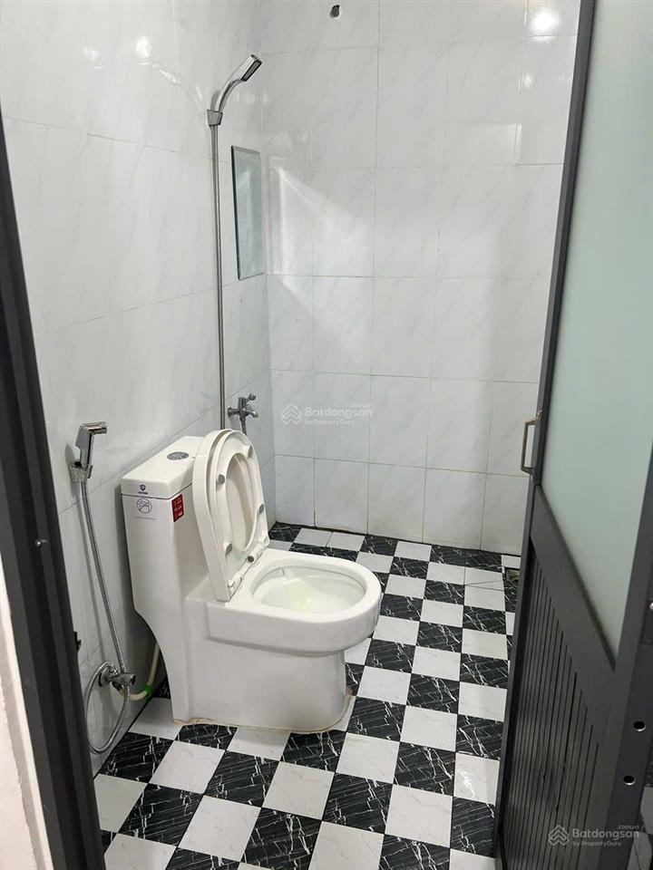 Cho thuê nhà nguyên căn hẻm 45 trường lưu phường long trường giá thuê 4,2 triệu