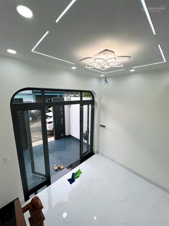 Hạ gấp từ 5 tỷ = còn 4.850 tỷ nhà mới 1 trệt 2 lầu, hẻm đường nguyễn xiển, q9, hoàn công đủ
