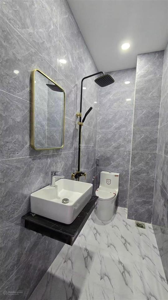 Cho thuê nhà 1 trệt 2 lầu đường 8 lo lu , q9  cách vinhome chỉ 1.5km
