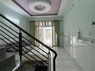 Cho thuê nhà 1 trệt 2 lầu đường trường lưu , long trường quận 9  gồm  3pn , 3wc . giá chỉ 7triệu