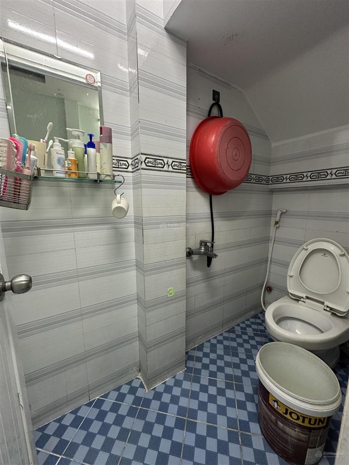 Cho thuê nhà 1 trệt 2 lầu đường trường lưu , long trường quận 9  gồm  3pn , 3wc . giá chỉ 7triệu