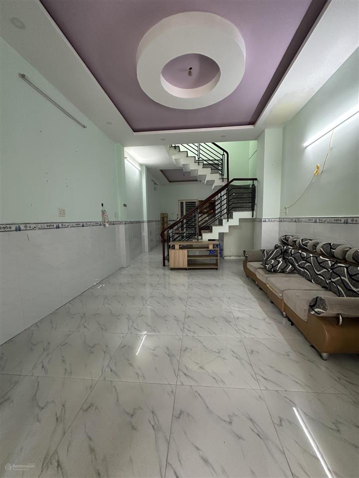 Cho thuê nhà 1 trệt 2 lầu đường trường lưu , long trường quận 9  gồm  3pn , 3wc . giá chỉ 7triệu