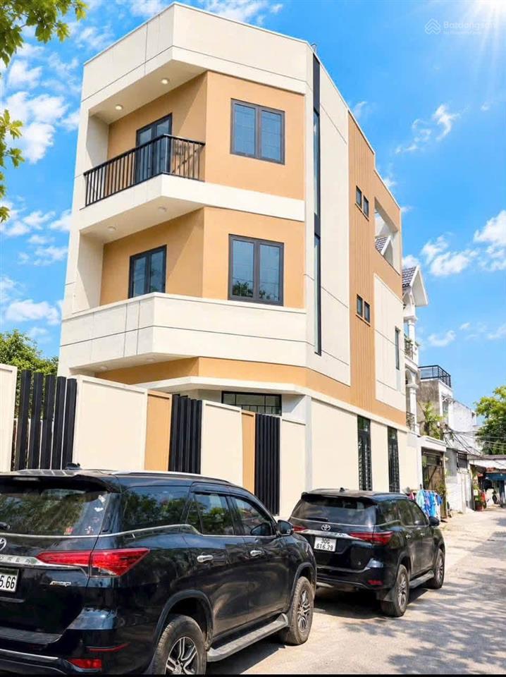 Giá cực thơm, hạ sâu căn góc 1trệt 3lầu, mặt tiền đường số 4, long trường q9 giá 6.5tỷ. shr