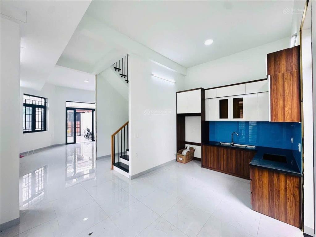 Giá cực thơm, hạ sâu căn góc 1trệt 3lầu, mặt tiền đường số 4, long trường q9 giá 6.5tỷ. shr