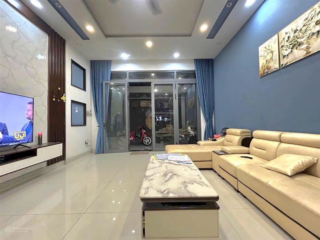 Hạ thêm 800 triệu bán nhà phố 1 trệt 2 lầu khu dân cư centana điền phúc thành. long trường q9