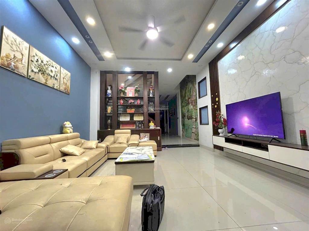 Hạ thêm 800 triệu bán nhà phố 1 trệt 2 lầu khu dân cư centana điền phúc thành. long trường q9