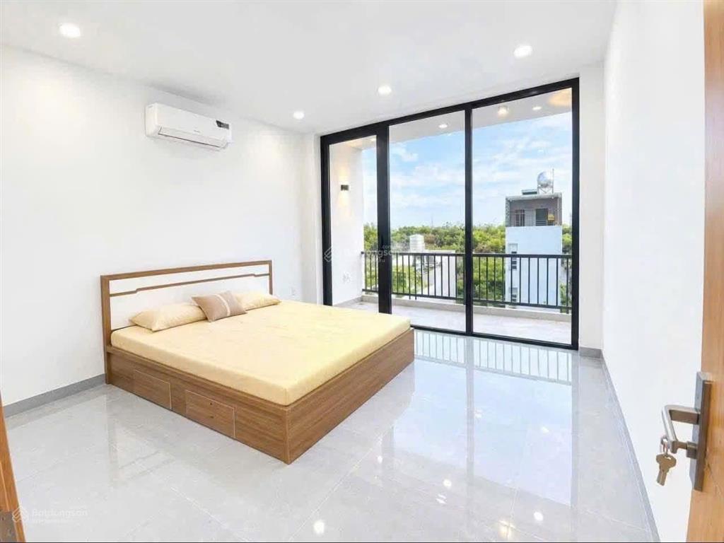Cc bán nhà 1 trệt 3 lầu + 2 sân thượng tín hưng revierside đường số 1. long trường q9
sàn 180m2