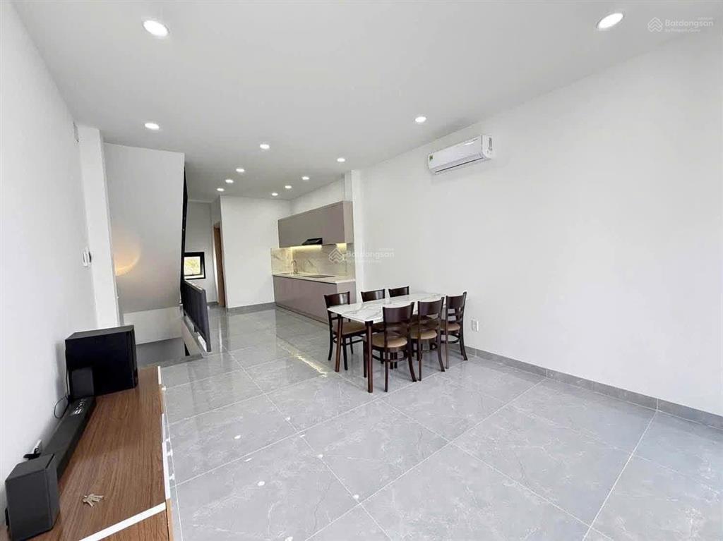 Cc bán nhà 1 trệt 3 lầu + 2 sân thượng tín hưng revierside đường số 1. long trường q9
sàn 180m2