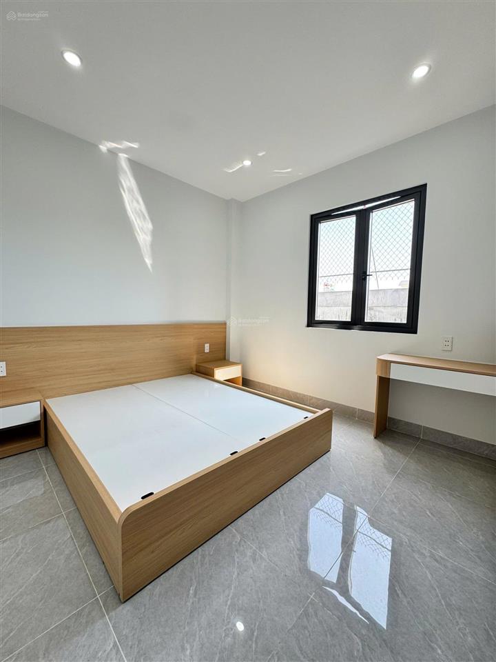 Bán nhà đẹp vị trí đắc địa lò lu, nguyễn xiển nhà 1 trệt 2 lầu 1 tum + sân thượng