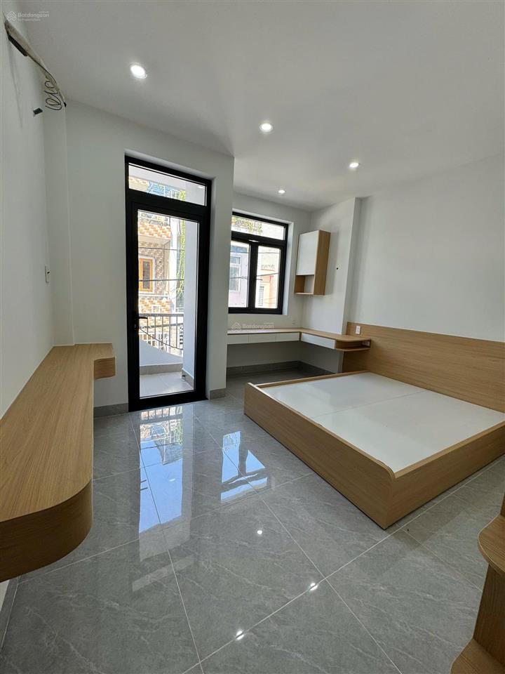 Bán nhà đẹp vị trí đắc địa lò lu, nguyễn xiển nhà 1 trệt 2 lầu 1 tum + sân thượng