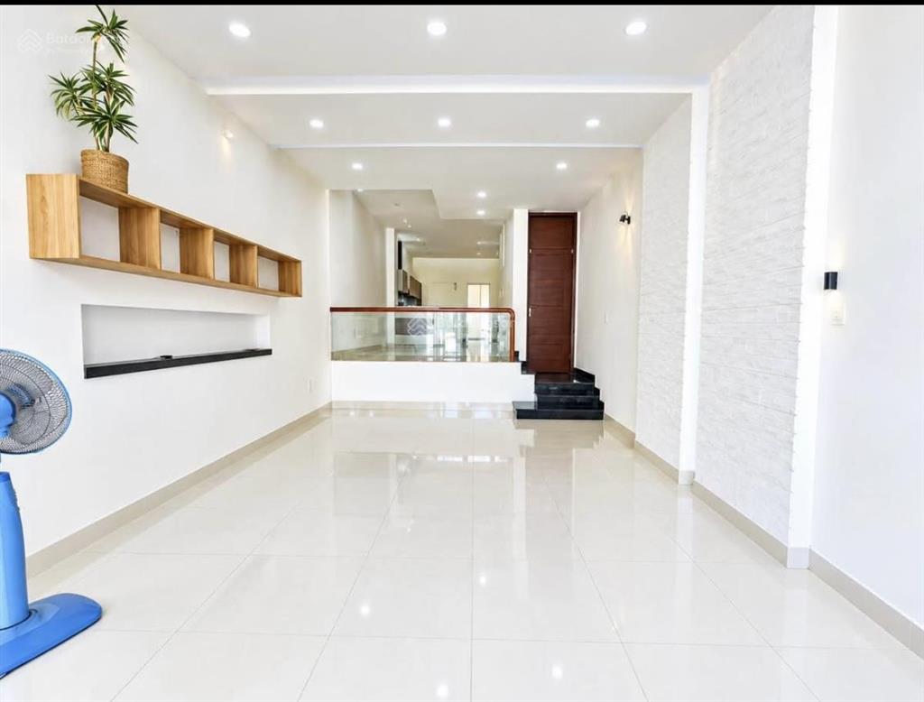  cho thuê nhà 3 tầng tố hữu diện tích 90m 4 phòng ngủ, 4 wc, nội thất cơ bản