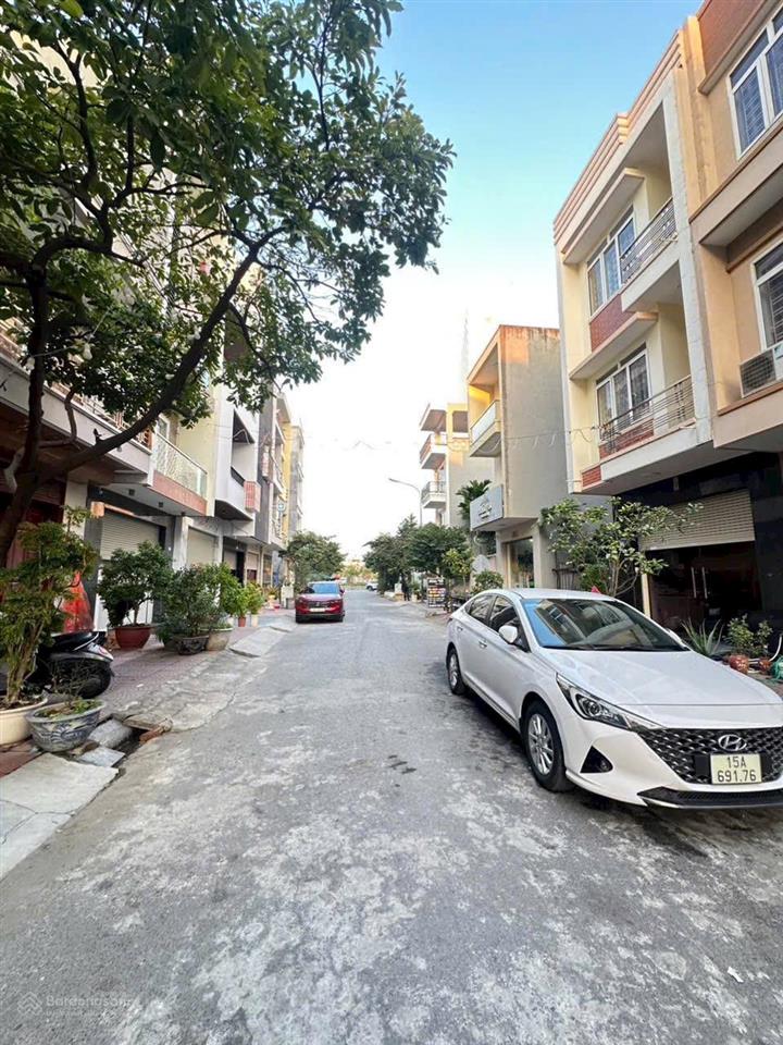 Hàng đầu tư cạnh aeon mall, đường 2 ô tô tránh nhau. 98tr/1m (rẻ nhất khu vực)