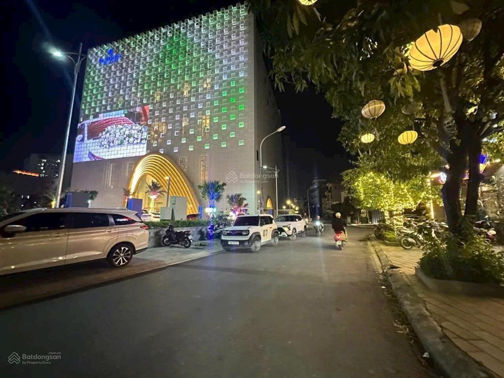 Hàng đầu tư cạnh aeon mall, đường 2 ô tô tránh nhau. 98tr/1m (rẻ nhất khu vực)