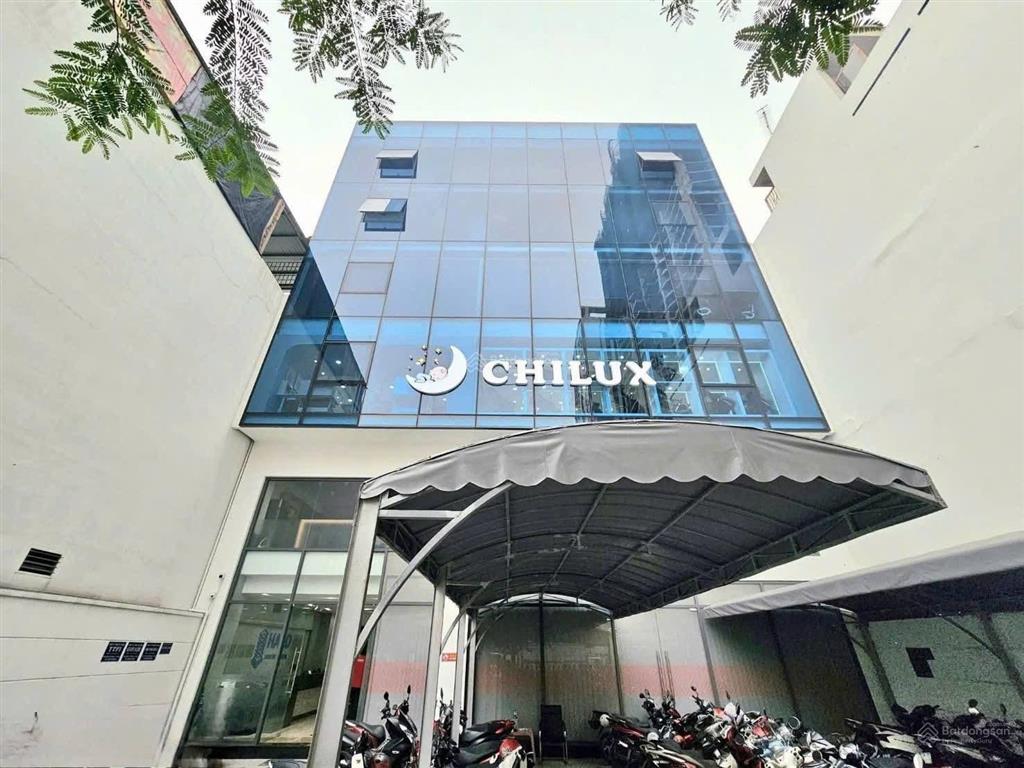 Tòa nhà cho thuê siêu đẹp mặt tiền lý tự trọng quận 1.
