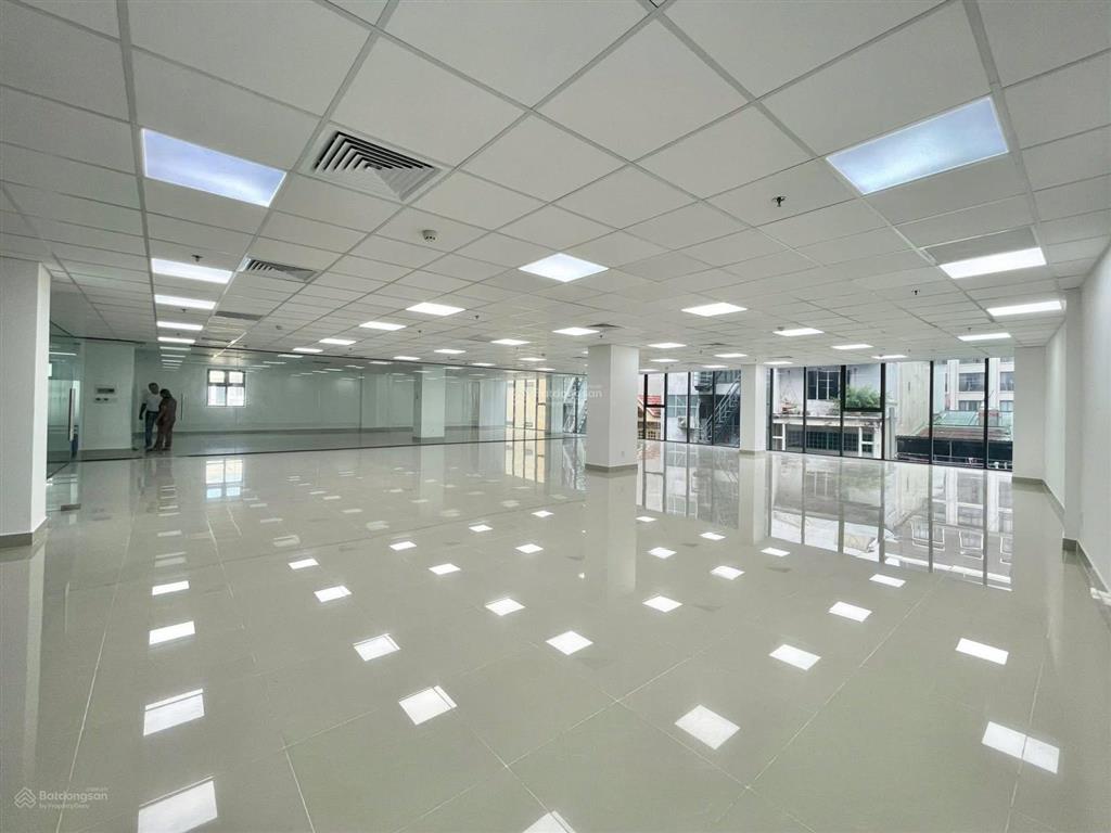 Tòa nhà cho thuê siêu đẹp mặt tiền lý tự trọng quận 1.