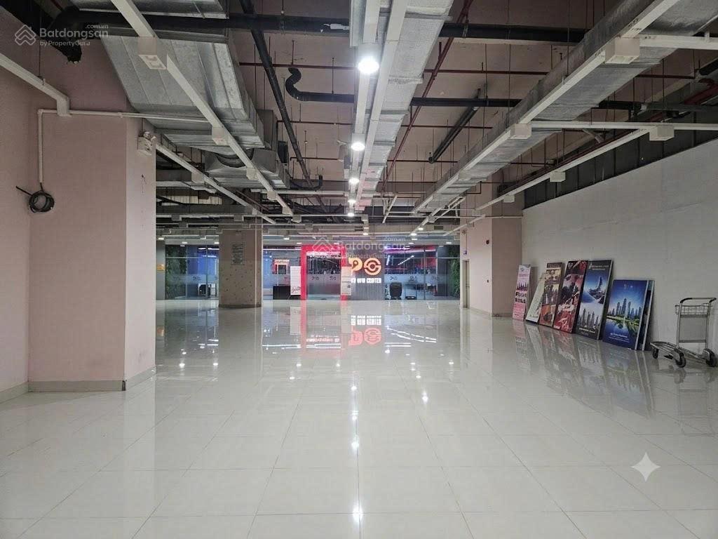 Cho thuê mặt bằng thương mại tòa nhà mặt tiền đường cao thắng siêu đẹp.